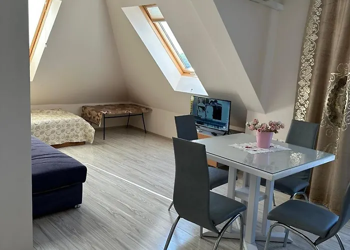 Persani 3 Sanny Σάνι Μπιτς